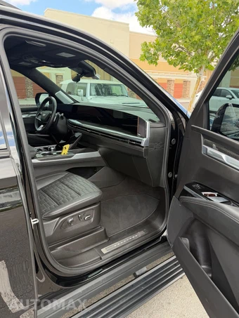 2025 Cadillac Escalade V-Series - miniatura 23