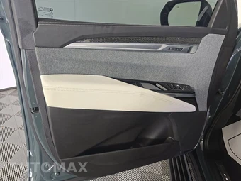 2025 Cadillac Escalade V-Series - miniatura 9
