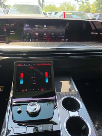 2025 Cadillac Escalade V-Series 1SD - miniatura 10