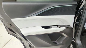 2025 Cadillac LYRIQ Luxury 1 w/1SC - miniatura 47