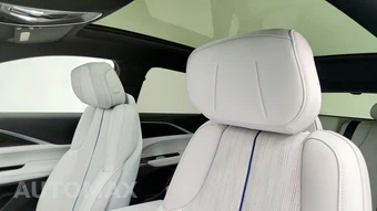 2025 Cadillac LYRIQ Luxury 1 w/1SC - miniatura 49