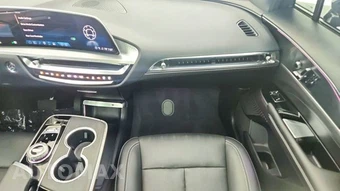 2025 Cadillac LYRIQ Sport 1 w/1SF - miniatura 39