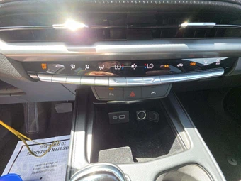 2025 Cadillac XT4 Premium Luxury 1SD - miniatura 23