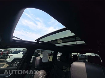 2025 Cadillac XT6 Luxury - miniatura 8