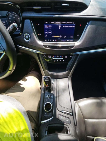 2025 Cadillac XT6 Luxury - miniatura 7