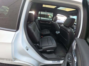 2025 Cadillac XT6 Sport - miniatura 17