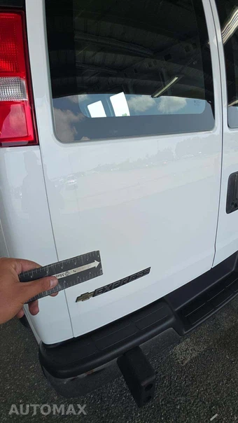 2025 Chevrolet Express 2500 Cargo Van 1WT 135.0" WB - miniatura 26
