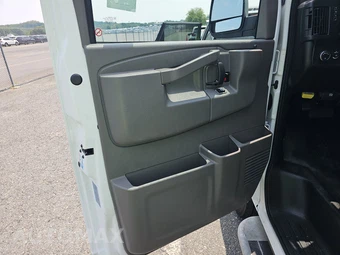 2025 Chevrolet Express 2500 Cargo Van 1WT 135.0" WB - miniatura 9