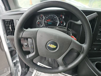 2025 Chevrolet Express 2500 Cargo Van 1WT 135.0" WB - miniatura 10