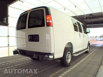 2025 Chevrolet Express 2500 Cargo Van 1WT 135.0" WB - miniatura 4