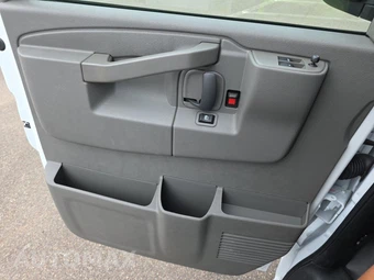 2025 Chevrolet Express 2500 Cargo Van 1WT 135.0" WB - miniatura 9