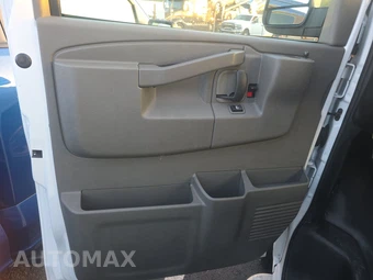 2025 Chevrolet Express 2500 Cargo Van 1WT 135.0" WB - miniatura 9