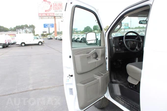 2025 Chevrolet Express 2500 Cargo Van 1WT 135.0" WB - miniatura 22