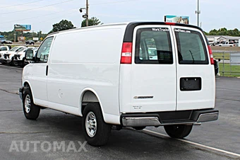 2025 Chevrolet Express 2500 Cargo Van 1WT 135.0" WB - miniatura 4