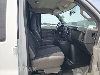 2025 Chevrolet Express 2500 Cargo Van 1WT 135.0" WB - miniatura 8