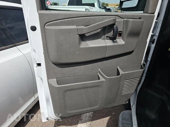 2025 Chevrolet Express 2500 Cargo Van 1WT 135.0" WB - miniatura 9