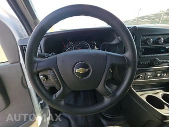 2025 Chevrolet Express 2500 Cargo Van 1WT 135.0" WB - miniatura 10