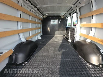 2025 Chevrolet Express 2500 Cargo Van 1WT 135.0" WB - miniatura 13