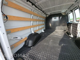 2025 Chevrolet Express 2500 Cargo Van 1WT 135.0" WB - miniatura 14