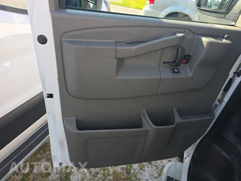 2025 Chevrolet Express 2500 Cargo Van 1WT 135.0" WB - miniatura 9