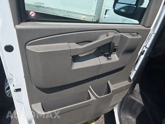2025 Chevrolet Express 2500 Cargo Van 1WT 135.0" WB - miniatura 9