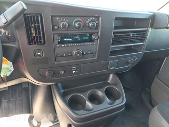 2025 Chevrolet Express 2500 Cargo Van 1WT 135.0" WB - miniatura 11