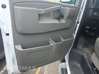 2025 Chevrolet Express 2500 Cargo Van 1WT 135.0" WB - miniatura 9