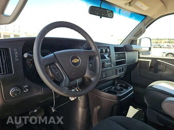 2025 Chevrolet Express 2500 Cargo Van 1WT 135.0" WB - miniatura 11