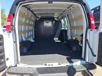2025 Chevrolet Express 2500 Cargo Van 1WT 135.0" WB - miniatura 15