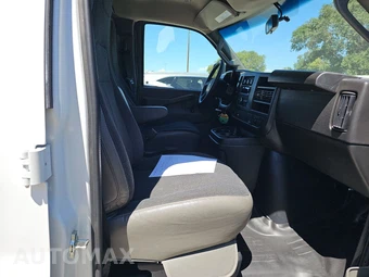 2025 Chevrolet Express 2500 Cargo Van 1WT 135.0" WB - miniatura 8