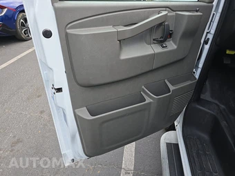 2025 Chevrolet Express 2500 Cargo Van 1WT 135.0" WB - miniatura 9