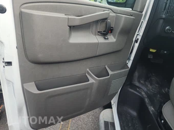 2025 Chevrolet Express 2500 Cargo Van 1WT 135.0" WB - miniatura 9