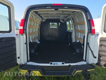 2025 Chevrolet Express 2500 Cargo Van 1WT 135.0" WB - miniatura 17