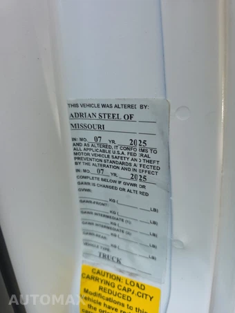 2025 Chevrolet Express 2500 Cargo Van 1WT 135.0" WB - miniatura 15