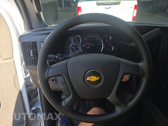 2025 Chevrolet Express 2500 Cargo Van 1WT 135.0" WB - miniatura 10