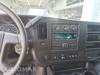 2025 Chevrolet Express 2500 Cargo Van 1WT 135.0" WB - miniatura 11