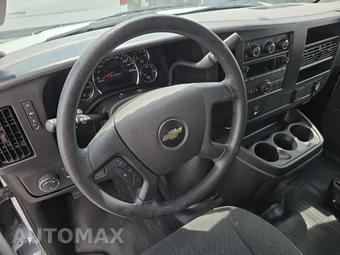 2025 Chevrolet Express 2500 Cargo Van 1WT 135.0" WB - miniatura 10