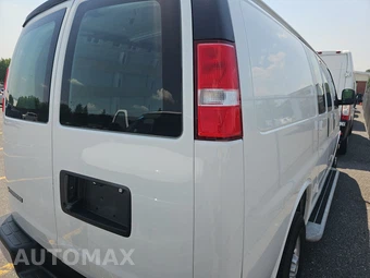 2025 Chevrolet Express 2500 Cargo Van 1WT 135.0" WB - miniatura 4