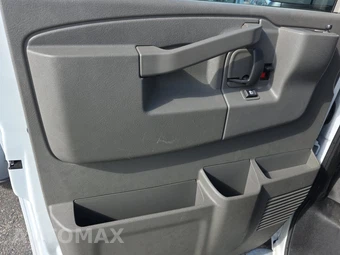 2025 Chevrolet Express 2500 Cargo Van 1WT 135.0" WB - miniatura 9