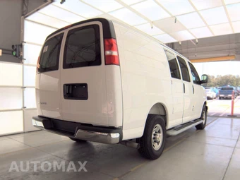 2025 Chevrolet Express 2500 Cargo Van 1WT 135.0" WB - miniatura 4
