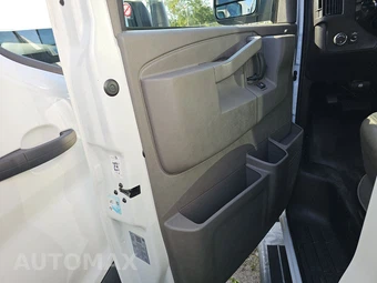 2025 Chevrolet Express 2500 Cargo Van 1WT 135.0" WB - miniatura 9