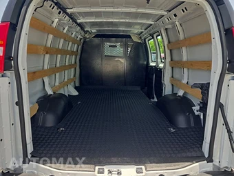 2025 Chevrolet Express 2500 Cargo Van 1WT 135.0" WB - miniatura 15