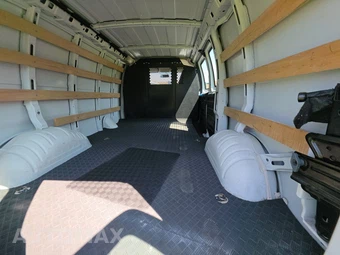 2025 Chevrolet Express 2500 Cargo Van 1WT 135.0" WB - miniatura 15