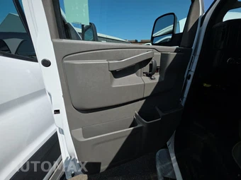 2025 Chevrolet Express 2500 Cargo Van 1WT 135.0" WB - miniatura 9