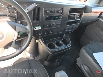 2025 Chevrolet Express 2500 Cargo Van 1WT 135.0" WB - miniatura 11