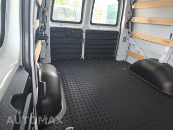 2025 Chevrolet Express 2500 Cargo Van 1WT 135.0" WB - miniatura 14