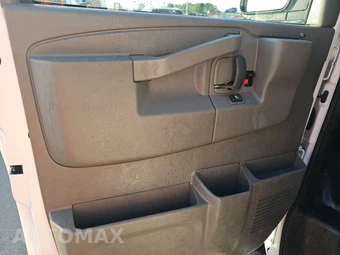 2025 Chevrolet Express 2500 Cargo Van 1WT 135.0" WB - miniatura 9