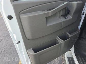 2025 Chevrolet Express 2500 Cargo Van 1WT 135.0" WB - miniatura 9