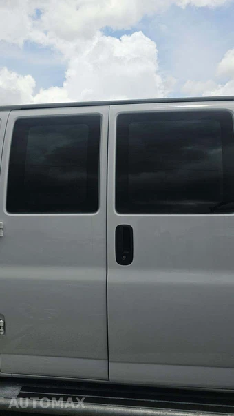 2025 Chevrolet Express 2500 Cargo Van 1WT 135.0" WB - miniatura 22