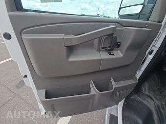 2025 Chevrolet Express 2500 Cargo Van 1WT 135.0" WB - miniatura 9